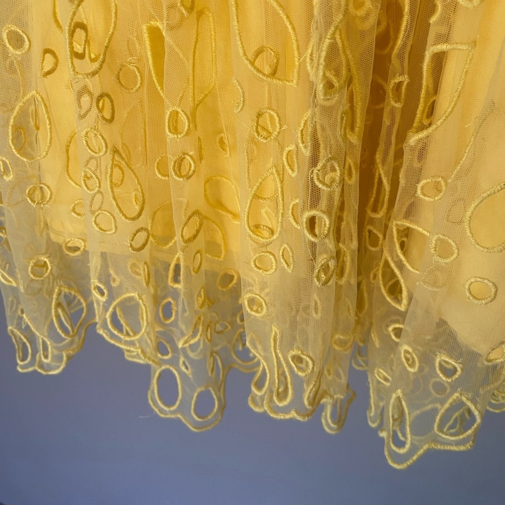 NWT ANTHROPOLOGIE x LET ME BE Yellow Eyelet Tulle Lace Mini Dress Size XS - Picture 9 of 10